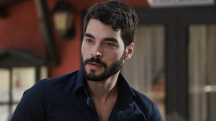 <p>AKIN AKINÖZÜ – 1.5 MİLYON TL</p>

<p>Show TV'nin Veliaht dizisinde başrol oynayan Akın Akınözü, bölüm başına 1.5 milyon TL ücret alıyor.</p>
