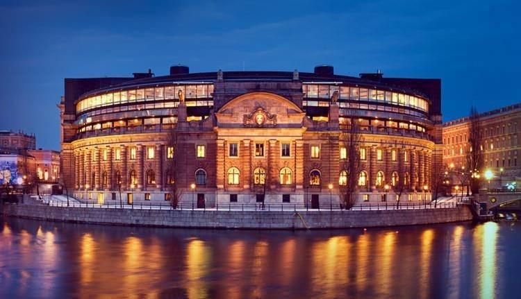 <p><strong><span style="color:#B22222">23)  İSVEÇ </span> |  18,49 MİLYAR DOLAR</strong></p>

<p> </p>
