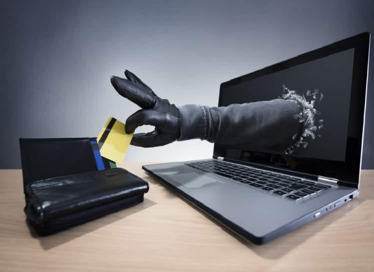 <p>Yanlış para transferleri Türkiye'de sıkça yaşanan bir durumdur. Para transferleri sırasında, kullanıcıların yalnızca hesap numaraları değil, ad ve soyadları da doğru girilmelidir. </p>
