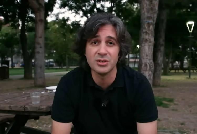 <p>Bu durumda, hesabına yanlışlıkla para yatan kişi, <strong>parayı iade etmekle yükümlüdür</strong> ve kesinlikle <strong>harcayamaz</strong>.</p>
