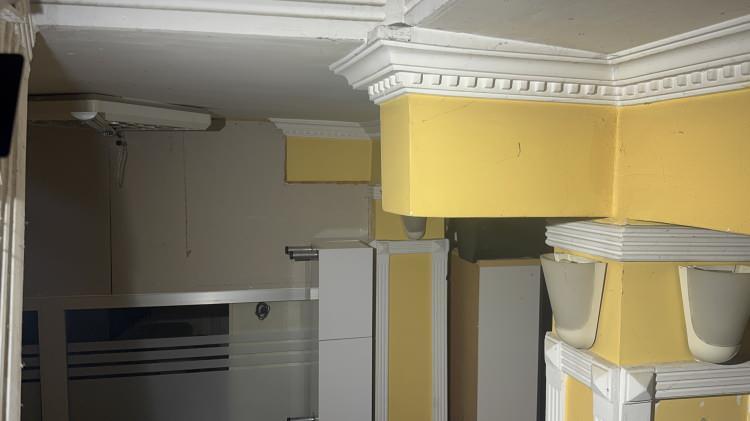 <p><strong><span style="color:#A52A2A">KOLONLAR ÇATLADI</span></strong></p>

<p> </p>

<p>Alınan bilgiye göre, Çayırova Mahallesi 5216 Sokak'ta bulunan 4 katlı binanın zemin katında yer alan dükkanın kolonlarında çatlaklar oluştu.</p>
