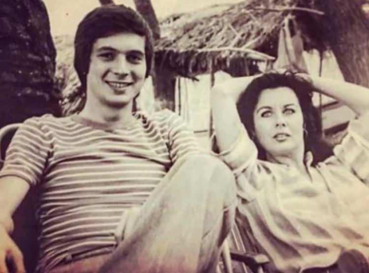 <p><span style="color:#800080"><strong>ÜNLÜ OYUNCUNUN EŞİ BAKIN KİM ÇIKTI!</strong></span></p>
