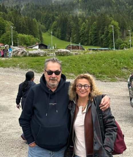 <p><span style="color:#800080"><strong>29 YILLIK ÖRNEK EVLİLİK</strong></span></p>
