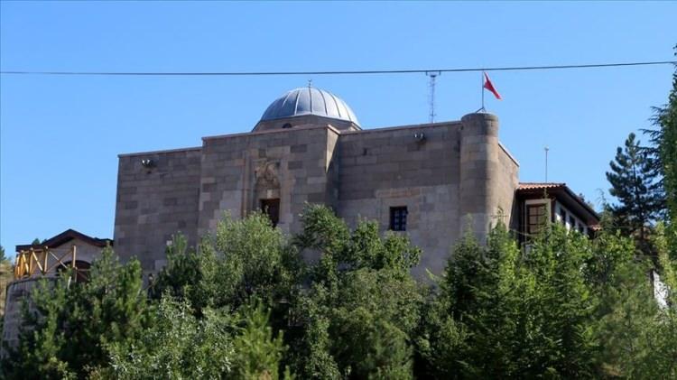 <p><span style="color:#B22222"><strong>23. ÇANKIRI -</strong></span></p>

<p> </p>

<p>Taşmescit</p>
