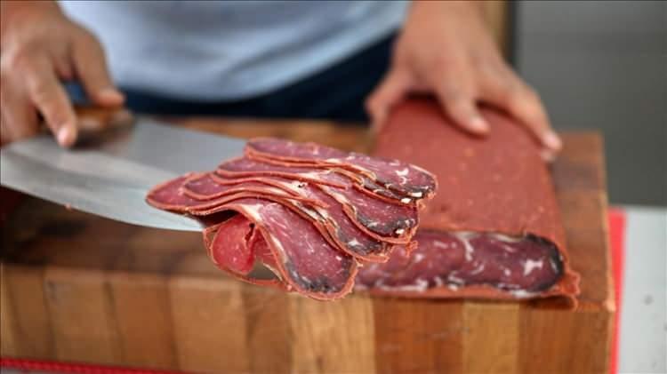 <p><span style="color:#B22222"><strong>47. KAYSERİ -</strong></span></p>

<p> </p>

<p>Kayseri Pastırması</p>
