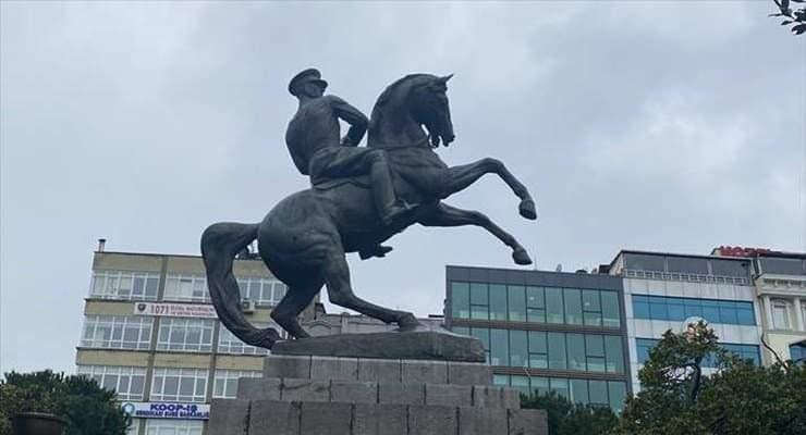 <p><span style="color:#B22222"><strong>67. SAMSUN - </strong></span></p>

<p> </p>

<p>Atatürk Anıtı</p>
