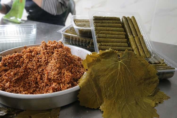 <p><span style="color:#B22222"><strong>74. TOKAT -</strong></span></p>

<p> </p>

<p>Asma Yaprağı</p>
