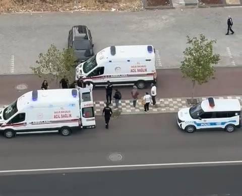 <p>4 yaralı, ilk müdahalelerinin ardından hastanelere kaldırıldı. </p>
