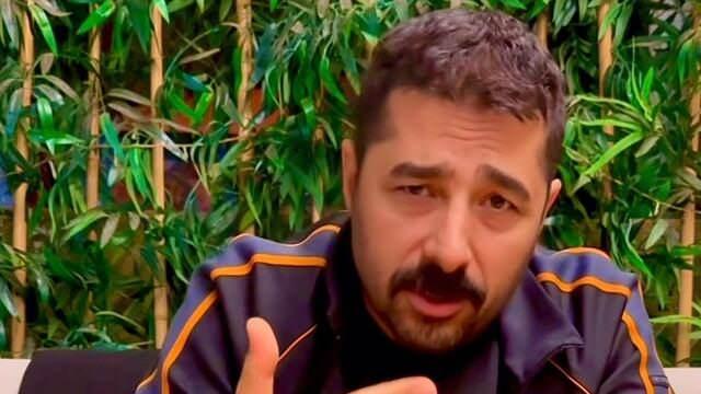 <p>Elektronik kelepçe iddialarını doğrulayan Ahmet Tatlıses, sosyal medya hesabından <strong>12 dakikalık bir video</strong> yayınlayarak dikkat çeken açıklamalarda bulundu.</p>
