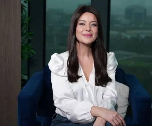 <p><strong><em>"Çok şükür atlattım, bitti. Gayet de kalkabildim işin altından ama çok değişiyorsun, iyi anlamda. Yani daha bencil olmayı öğrendim. Daha 'ben' demeyi öğrendim. Önce ben, önce ben mutlu olacağım. Ben bunu yaptığımı zannediyordum, hiç yapmıyormuşum ki hasta oldum. Şimdi çok daha farklıyım."</em></strong></p>
