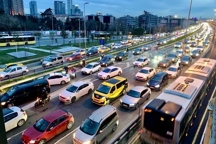 <p>Otomobil ihtiyacı gün geçtikçe ülkemizde artıyor...</p>

<p> </p>
