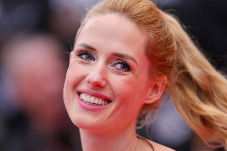 <p><strong>Bir dönem ekranlarda fırtına gibi esen "Öyle Bir Geçer Zaman ki" dizisinde oynadığı "Caroline" karakteriyle hafızalara kazınan Wilma Elles, Organ Bağışı Haftası kapsamında örnek bir davranışa imza attı.</strong></p>
