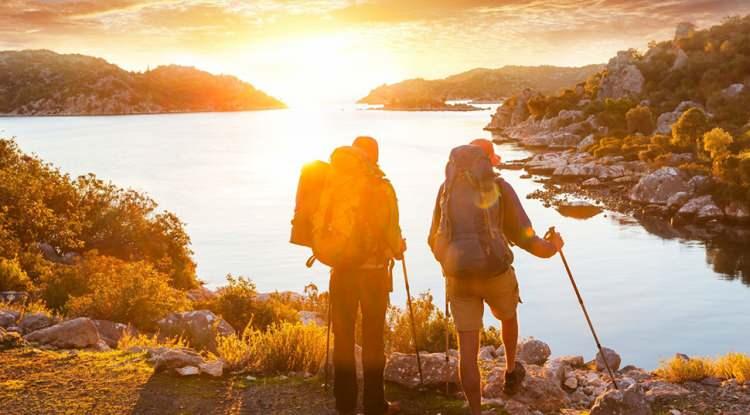 <p><span style="color:#B22222"><em><strong>Dünyaca ünlü İngiltere merkezli "Time Out" dergisi, "dünyanın en güzel yürüyüş rotalarını" sıraladığı listeyi okuyucularıyla paylaştı. Birbirinden ünlü rotaların yer aldığı listede "Likya Yolu" zirveye yerleşti.</strong></em></span></p>
