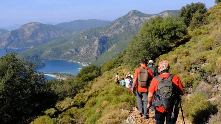 <p><strong>Doğa fotoğrafçılığı ve sporla ilgilenenler için eşsiz bir rota sunan Likya Yolu, Türkiye'nin kültürel miras rotaları arasında özel bir yere sahiptir.</strong></p>

