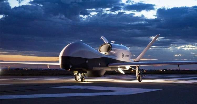 <p><strong><span style="color:#B22222">2)  MQ 4C TRITON </span>  |  ABD</strong></p>
