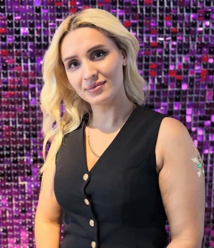 <p>Van'da otomobille yakıt tankerinin çarpışması sonucu meydana gelen kazada yaralanan 2 çocuk annesi Selma Karay (31) da tedavi gördüğü hastanede hayatını kaybetti. </p>

<p> </p>
