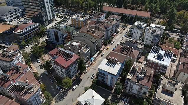 <p><span style="color:#A52A2A"><strong>"ADALET İSTİYORUM"</strong></span></p>

<p> </p>

<p>İnşaatı bir an önce bitirmek istediğini söyleyen Bektaş,<strong> "Adalet istiyorum. Bu kişiler buradan çıkarılırsa, 3- 4 ay içerisinde inşaatı bitirip teslim edeceğim. Hem kendilerine hem sattığım kişilere tapularını vereyim."</strong> ifadelerine yer verdi. </p>

<p> </p>

<p><em><strong>KAYNAK: DHA</strong></em></p>
