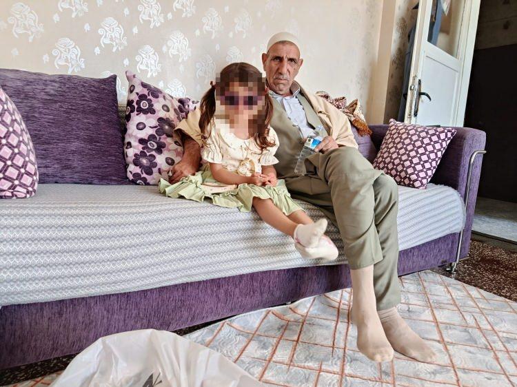 <p><span style="color:#A52A2A"><strong>BABA OĞUL KURTARILAMADI </strong></span></p>

<p> </p>

<p>Durumu ağır olan Zülfü Coşan ve oğlu Ensari Coşan, kurtarılamadı.  </p>
