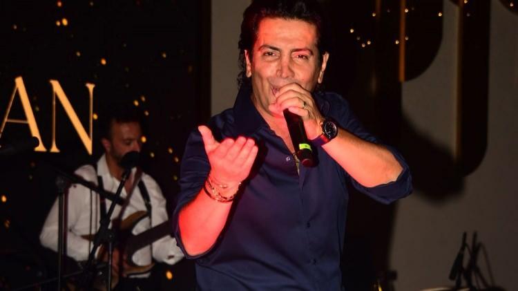 <p><span style="color:#FF0000"><strong>EN BÜYÜK KORKUSUNU İLK KEZ AÇIKLADI</strong></span></p>

<p><strong>Çocukluk yıllarında yaşadığı bir olaydan sonra tren yolundan korktuğunu dile getiren Başaran, şöyle konuştu:</strong></p>

<p><strong>"Küçükken araba tren yolunda kalır gibi olmuştu. O yüzden tren yolundan giderken arabadan inip yürüyerek geçesim geliyor. </strong></p>
