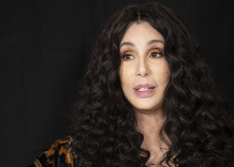 <p><strong>"Believe", "Strong Enough" ve "All or Nothing" gibi dünyaca ünlü hit parçalara imza atan pop ikonu Cher, Malibu'da okyanus kıyısındaki görkemli malikanesini satışa çıkardı.</strong></p>
