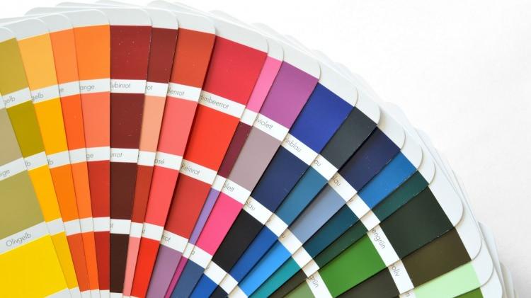 <p><span style="color:#FF0000"><strong>EN ÇOK TERCİH EDİLEN RENK: MAVİ</strong></span></p>

<p><strong>İlk olarak 1961 yılında "American Journal of Psychology" dergisinde yayımlanan bir araştırma, psikiyatri hastalarının yüzde 40'ından fazlası en sevdiği rengin 'mavi' olduğunu ifade etmişti.</strong></p>
