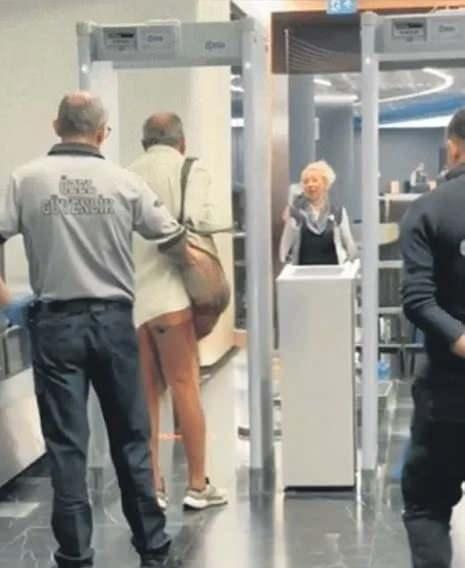 <p>Ünlü gazeteci Reha Muhtar geçtiğimiz günlerde uçağı kaçırdığı gerekçesiyle havalimanını birbirine katarak güvenlik görevlerine bağırdığı anlar sosyal medyada gündem olmuştu.</p>

<p> </p>
