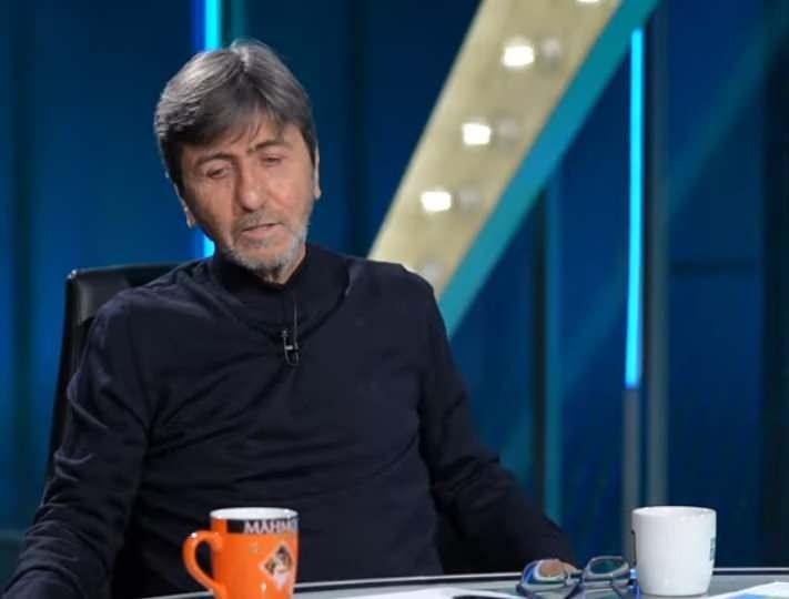 <p>Mücadele ile ilgili çarpıcı değerlendirmeler yapan Rıdvan Dilmen'in en dikkat çeken açıklamalarından biri ise başkan Sadettin Saran'la ilgili söyledikleri oldu.</p>
