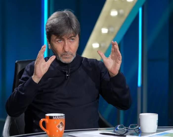 <p>Biz gördük, hakem de gördü. Skriniar'ı çağırdığında 'eyvah' dedim. Sonuçta Fenerbahçe'de 2 puan gitti.</p>
