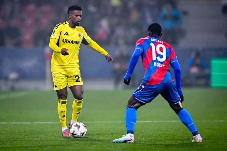 <p>Bu sonucun ardından Fenerbahçe puanını 7'ye, Viktoria Plzen de 8'e yükseltti.</p>
