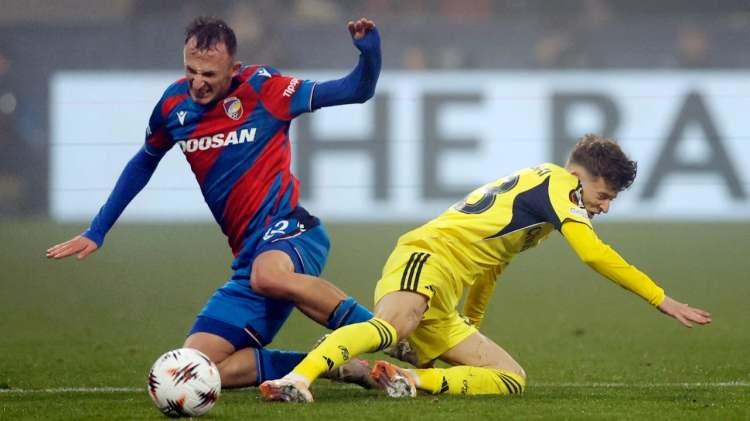 <p>Fenerbahçelilere sor, Avrupa Ligi'nde çeyrek final - yarı final mi, lig şampiyonluğu mu, lig şampiyonluğı der.</p>
