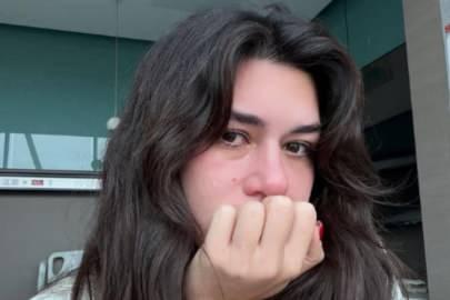 <p>Çetinkaya, tedavi sürecinin 2. haftasında hastalığının yediği içtiği bir şeyden kaynaklanmadığını, <strong>bir bağışıklık sistemi sorunu</strong> olduğunu duyurmuştu.</p>
