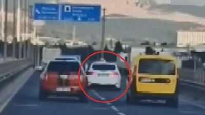 <p><strong><span style="color:#B22222">MAKAS ATMA  </span>| 90 BİN TL</strong></p>

<p> </p>

<p>Yasa dışı çakar caydırıcılığın önemini gösterdi. 2024 yılında denetimleri artırdık. Makas atmayı da bitirmekte kararlıyız. 60 gün ehliyet, 60 gün araç, 90 bin lira para cezası... Biri makas attı, araç alındığı zaman araç 2 ay yedieminde duracak.</p>

<p> </p>
