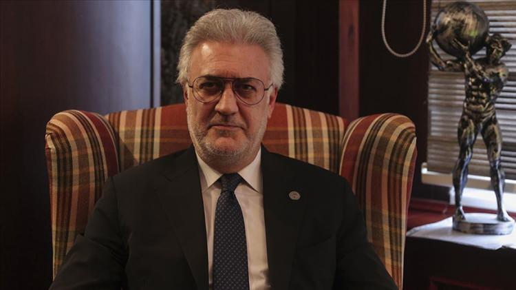 <p>Gençler için uygulanan Genç Kart'tan da bahseden Karadağlı, 18 yaşına gelen her gencin bir yıl boyunca tiyatrolara ücretsiz bilet alabildiğini dile getirdi.</p>
