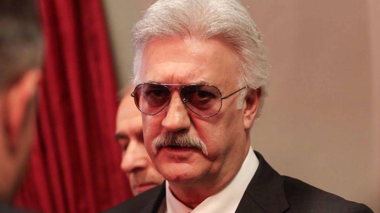 <p><strong>"ÜNİVERSİTELER BİZİM İÇİN ÇOK ÖNEMLİ"</strong></p>

<p>Üniversitelerle de iş birliği yaptıklarını vurgulayan Karadağlı, <strong>"Üniversitelerle zaten işbirliği içinde olmamız lazım. Çünkü oradaki gençleri de tiyatroya çekmek için elimizden gelen her şeyi yapıyoruz. Genç, sorgulayan seyirciye ihtiyacımız var. O yüzden üniversiteler bizim için çok önemli. Öğrenci indirimleriyle tiyatro biletleri çok uygun. Biz zaten gençleri tiyatroya çekmek istiyoruz. Gelsin, seyretsin, fikir üretsin ve bizimle paylaşsınlar. Bizim için çok önemli. Çünkü gençler bizim geleceğimiz."</strong> dedi.</p>
