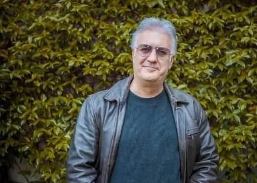 <p><strong>"SANAT TEKNİK BÖLÜMÜMÜZ TÜRKİYE'DE EŞİ BENZERİ OLMAYAN İŞLER YAPIYOR"</strong></p>

<p>DT repertuvarında yüzde 50 yerli, yüzde 50 yabancı oyun olduğunun altını çizen sanatçı, <strong>"Yerli oyunların olması gerektiğine ve yerli yazarlar yetişmesi gerektiğine çok inanıyorum. Tabii ki yabancı oyunlar, Shakespeare, Çehov oynayacağız ama kendi hikayelerimizi anlattığımız, kültürümüzü gösterdiğimiz yeni oyunlara da ihtiyacımız var. Yoksa çok güzel Shakespeare yapıp, o oyunu İngiltere'ye götürmenin bir alemi yok. Kendi toprağımızın, insanımızın hikayelerini alıp ABD'ye, İngiltere'ye götürürsek bir değeri var." </strong>diye konuştu.</p>
