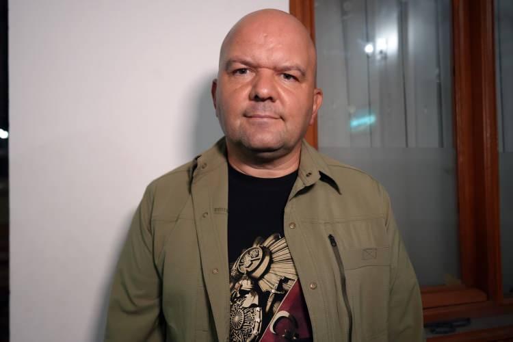 <p><span style="color:#A52A2A"><strong>"ONUN KEMİKLERİNİ SIZLATIRDI"</strong></span></p>

<p> </p>

<p>Sanat tarihçisi Talha Uğurluel, <strong>"Yakup Ağa bu hamamı yaptırırken cebinden harcadığı parayla <span style="color:#A52A2A"><em>halkın faydasına bir hayır eseri ortaya koymu, </em></span>ancak bugün bu eserin vakıf ruhuna aykırı biçimde kullanılması, onun kemiklerini sızlatırdı."</strong> ifadelerini kullanarak, <strong>"Bugün bu eserlerin eğlence mekanına dönüştürülmesi, sadece tarihimize değil, vakıf kültürüne de büyük bir saygısızlıktır."</strong> diyerek tepki gösterdi. </p>
