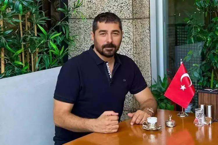 <p><strong>Ahmet Tatlıses'in sosyal medya hesabı üzerinden yayınladığı 12 dakikalık video</strong>, magazin gündeminde hala konuşulmaya devam ederken, konuya ilişkin yeni bir açıklama bu kez <strong>İbrahim Tatlıses'ten</strong> geldi.</p>

