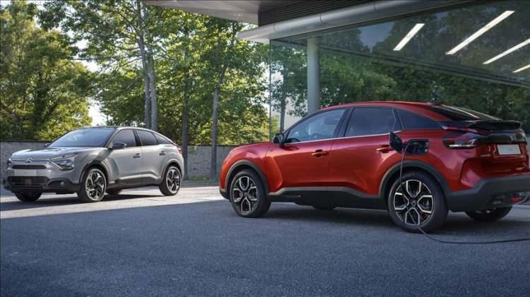 <p>9- CITROEN C4</p>

<p> </p>

<p>Eylül: 1.889 / Ekim: 2.078 / Ocak-Ekim: 16.350</p>
