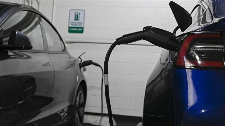 <p>Elektrikli modellerde özellikle 160 kW üstü motor gücüne sahip araçlarda satışlar yüzde 186 artarak dikkat çekici bir büyüme gösterdi.</p>
