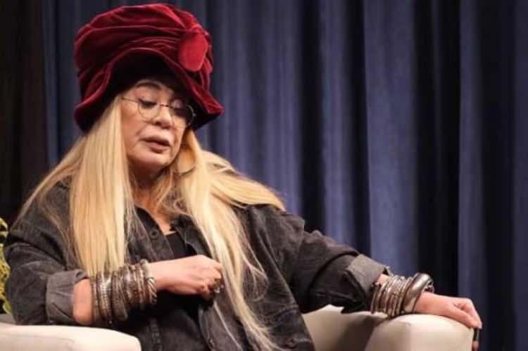 <p><strong>"Kıyamam", "Her Şey Seninle Güzel" ve "Sevmek Günahsa Eğer" gibi unutulmaz parçalara imza atan ünlü sanatçı Zerrin Özer, bir süredir sağlık sorunlarıyla gündemdeydi.</strong></p>
