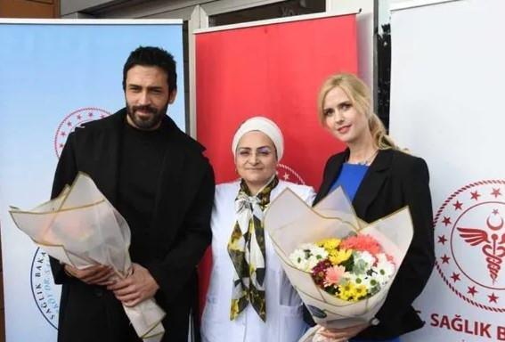 <p><strong>Bakırköy Dr. Sadi Konuk Eğitim ve Araştırma Hastanesi'nin organ bağışı farkındalığını artırmak amacıyla düzenlediği etkinliğe katılan Elles, sevenlerinden takdir topladı.</strong></p>
