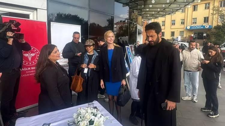 <p><span style="color:#FF0000"><strong>FARKINDALIK OLUŞTURDU</strong></span></p>

<p><strong>Bilinçli yaklaşımıyla övgü toplayan Elles, "Bir kişinin organ bağışıyla 7-8 kişi kurtarılabilir. 34 bin kişi organ bağışı bekliyor. Hepimiz bir gün organ bekliyor olabiliriz" sözleriyle farkındalık oluşturmayı ihmal etmedi.</strong></p>
