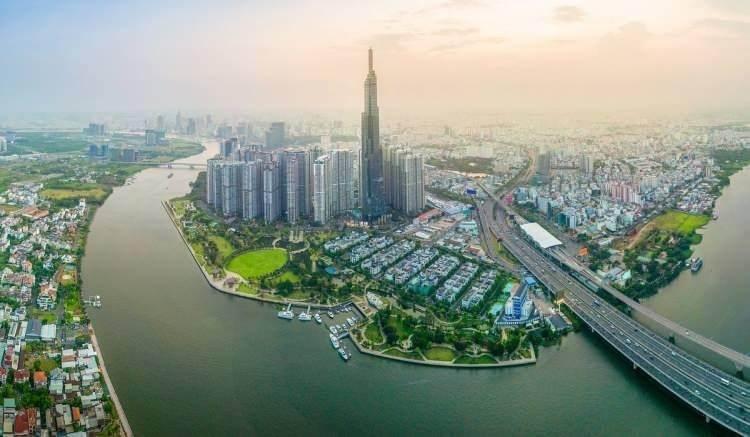 <p><strong><span style="color:#B22222">12)  HO CHI MINH KENTİ </span> |  VİETNAM</strong></p>
