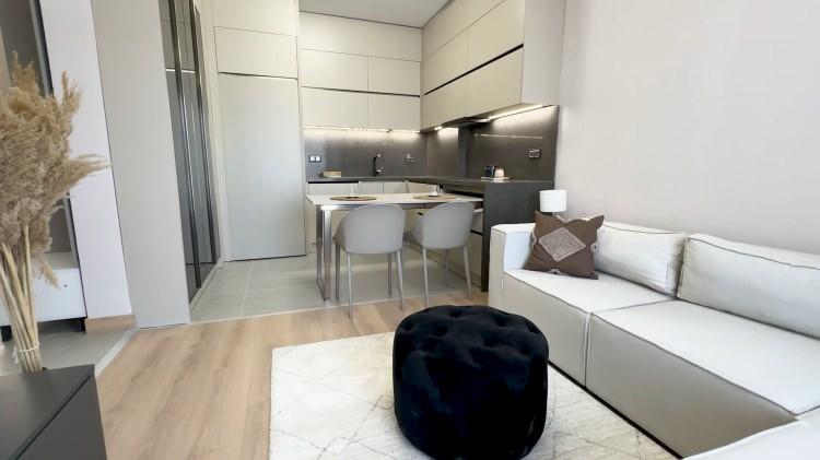 <p>10 Kasım'da TC kimlik numarası son rakamı "0", 11 Kasım'da "2", 12 Kasım'da "4", 13 Kasım'da "6", 14 Kasım'da ise "8" olanlar başvuru yapabilecek.</p>

<p> </p>
