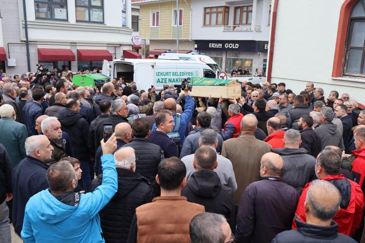 <p>Kadının başka kayıp eşyasının kalmaması nedeniyle bölgedeki arama çalışmaları sonlandırıldı.</p>

<p> </p>
