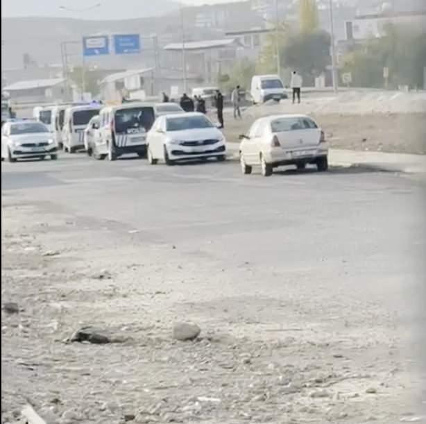 <p>Olay, sabah saatlerinde Barış Mahallesi’ndeki şehirlerarası otobüs terminali mevkisinde meydana geldi. </p>
