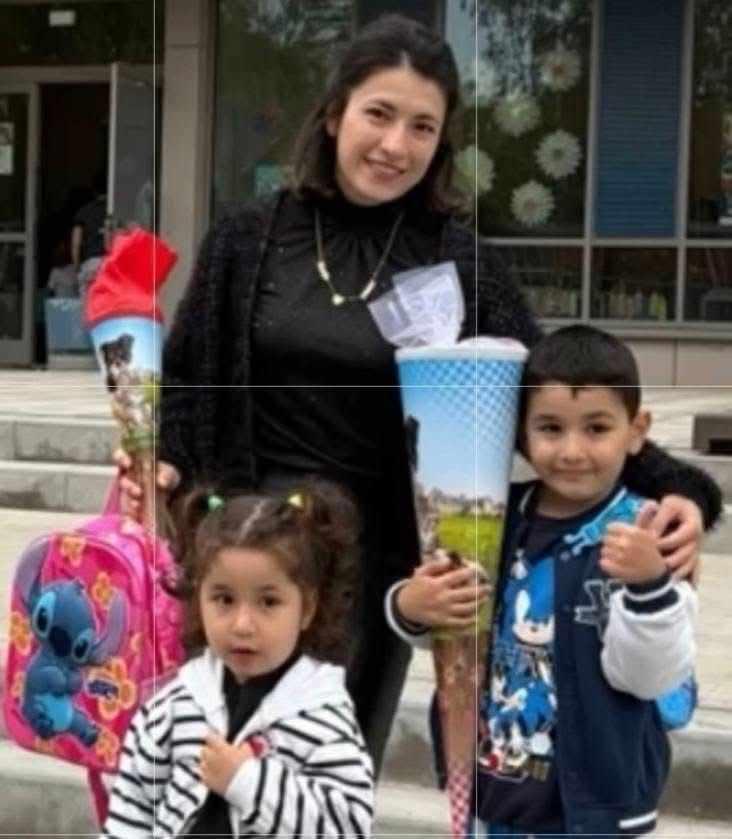 <p><strong>OLAY  NASIL GERÇEKLEŞTİ?</strong></p>

<div> </div>

<div> </div>

<div>Fatih'te bir otelde konaklayan Servet ve Çiğdem Böcek ile çocukları Kadir Muhammet (6) ve Masal (3), mide bulantısı ve istifra şikayetleri üzerine 12 Kasım'da hastaneye kaldırılmış, çocuklar tüm müdahaleye rağmen kurtarılamamıştı. Anne ve baba da yoğun bakım servisinde tedavi altına alınmıştı. Polis ekiplerinin çalışmasında ailenin 9 Kasım'da Almanya'dan İstanbul'a gelerek Fatih'teki otelde konakladığı, 11 Kasım'da Ortaköy'de bulunan seyyar satıcıdan midye ve restoranda yemek yediği belirlenmişti. Aynı gün başlayan istifra ve mide bulantısı şikayetlerinin devam etmesi nedeniyle aile bireylerinin 12 Kasım'da çevre hastanelere gittiği, uygulanan tedavinin ardından taburcu edilerek otele geri döndükleri öne sürülmüştü. </div>
