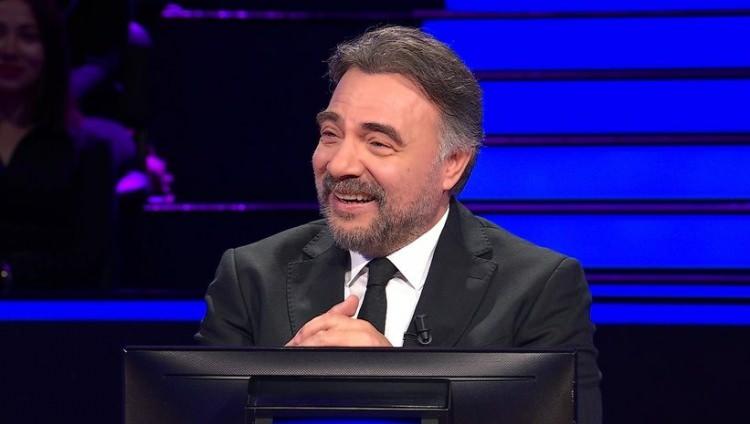 <p><strong>Birçok kategoride sorunun yer aldığı fenomen programda büyük ödüle ulaşmak isteyen yarışmacılar adeta kıyasıya mücadele ediyor. Bilginin ve şansın kazandırdığı program, son bölümüyle yine çok konuşuldu.</strong></p>
