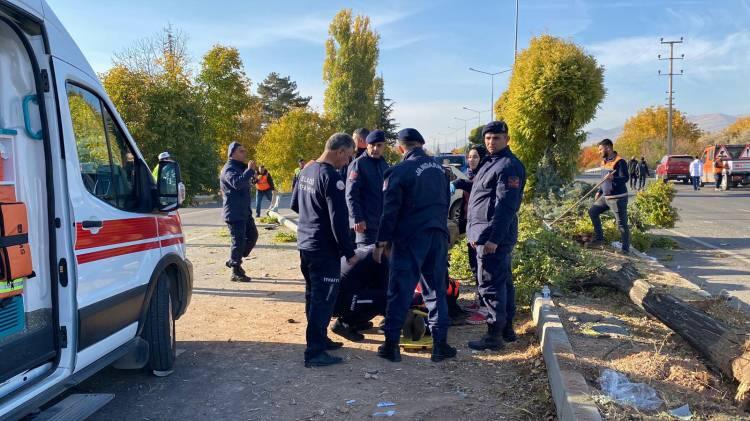 <p>İhbarla olay yerine sağlık, itfaiye ve polis ekipleri sevk edildi.</p>
