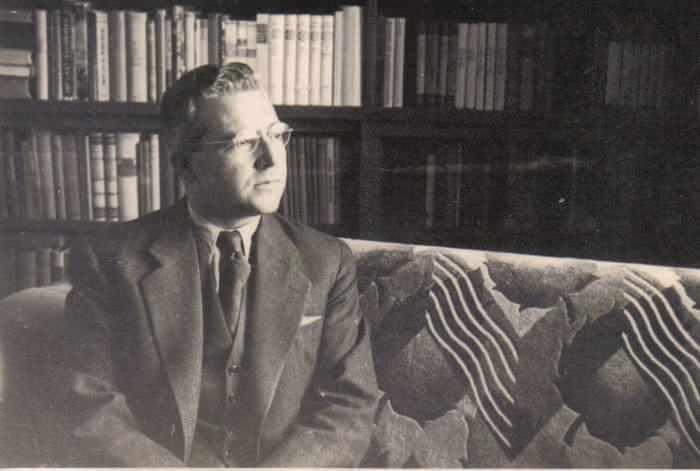 <p><strong>Sosyal medyada ilgi odağı haline gelen roman için "Genç bir Türk adamın Berlin’de bir tabloya aşık olmasıyla başlayan hikaye, aşkın imkansızlığı ve pişmanlık temalarıyla bugünün ruh haline şaşırtıcı biçimde yakın duruyor." ifadelerine yer verildi.</strong></p>
